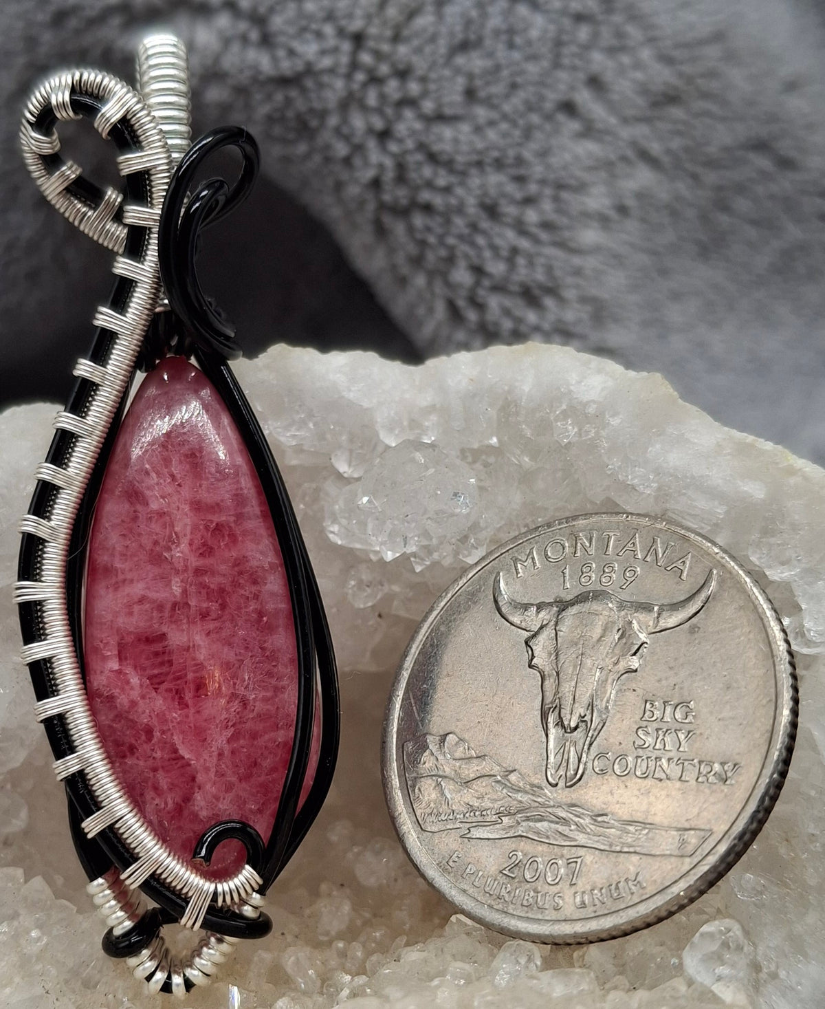 Pink thulite
