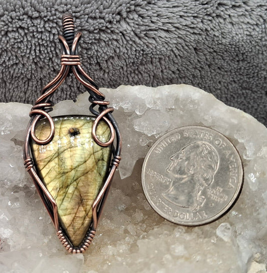 Gold flash labradorite