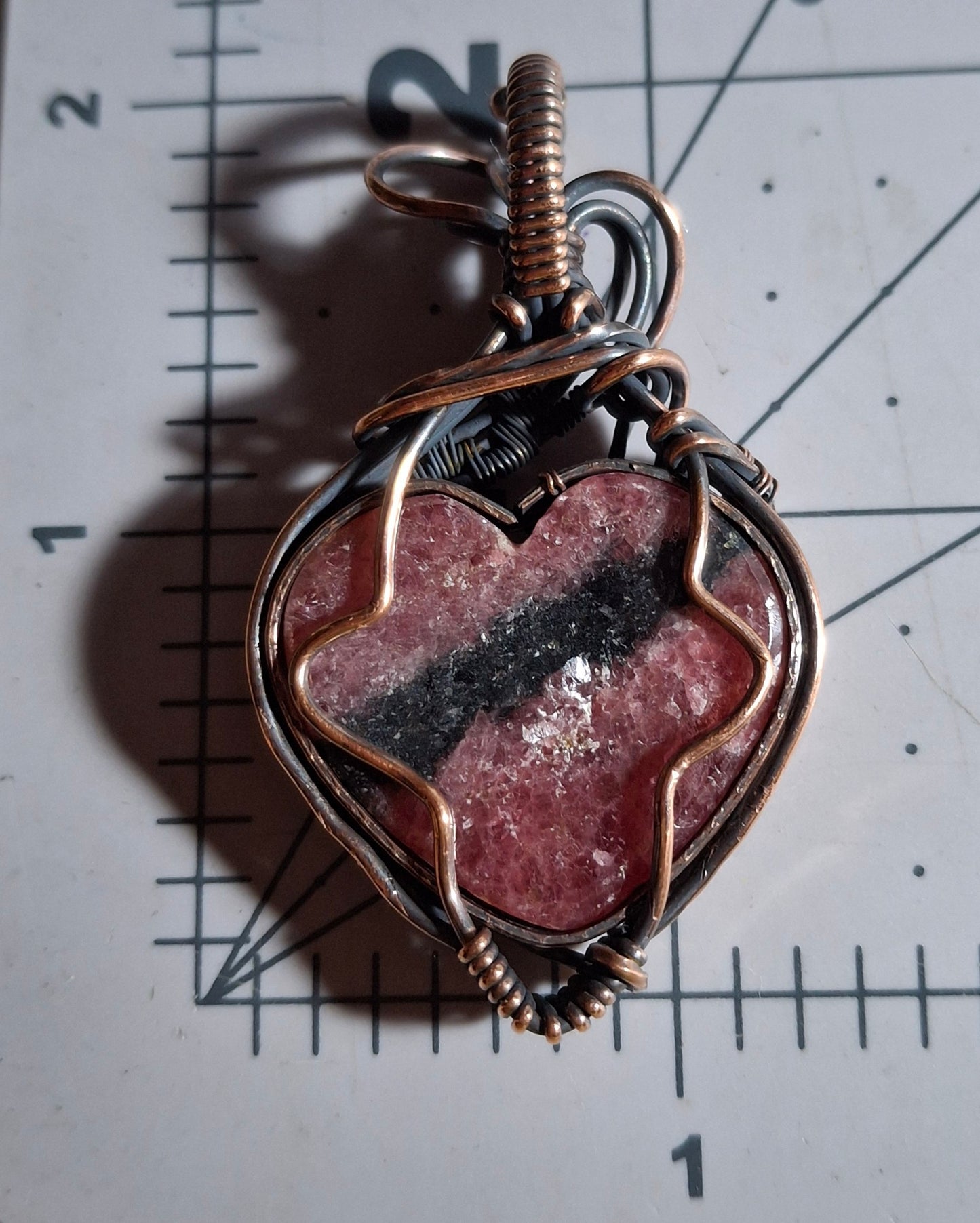 Rhodonite with gallery wire