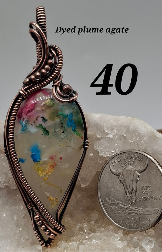 Dyed plume agate