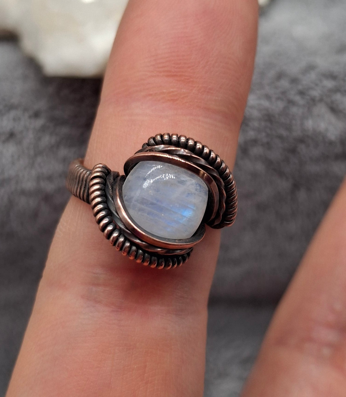 Moonstone SIZE 6.75