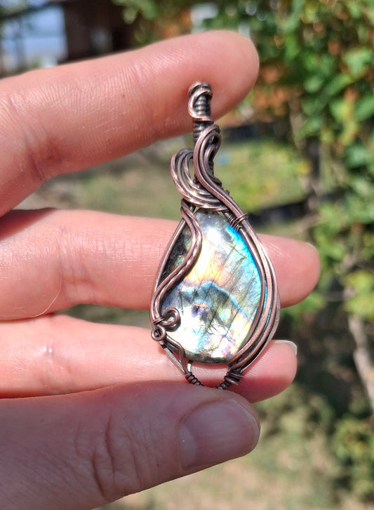 Labradorite in copper
