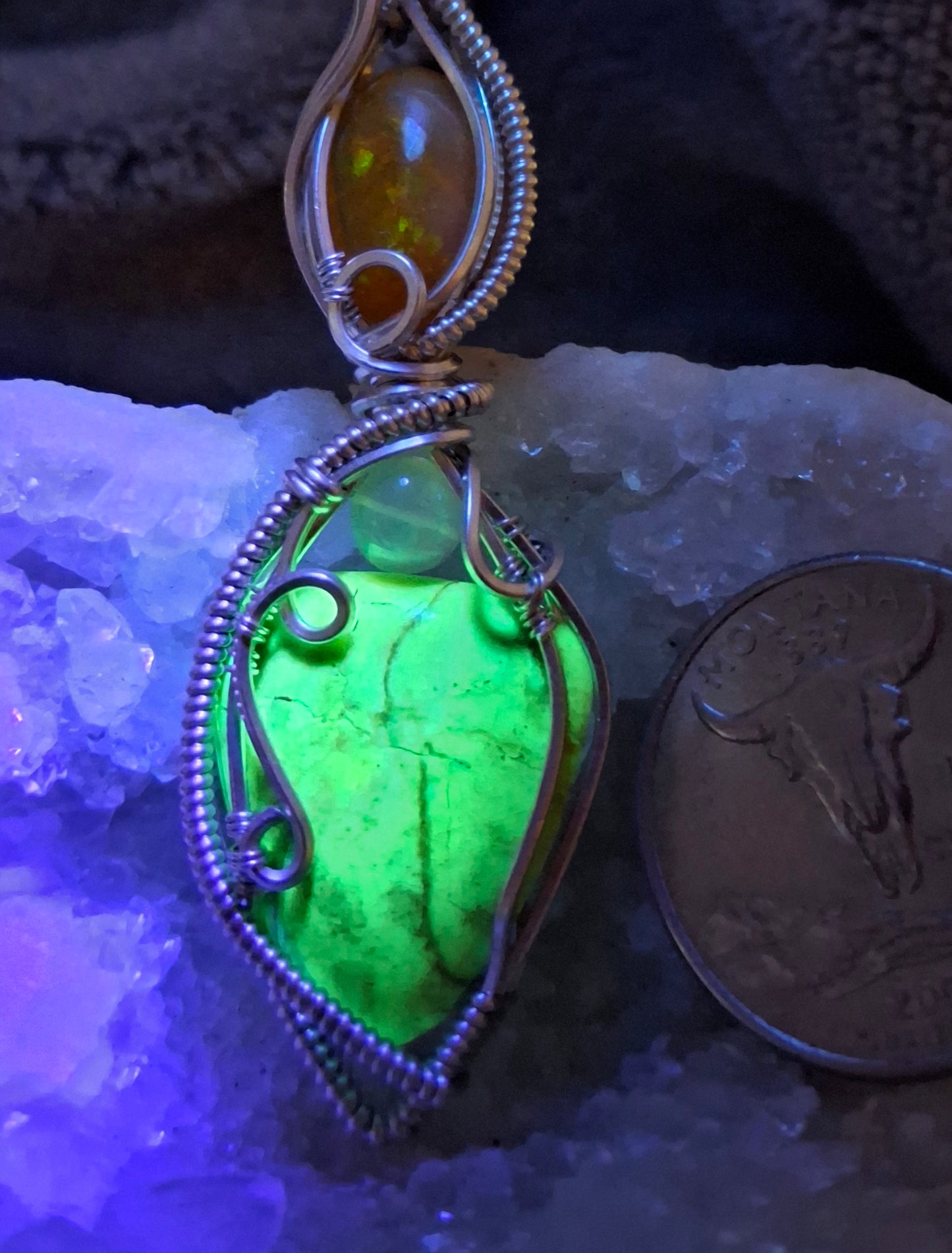 Opal and gaspeite
